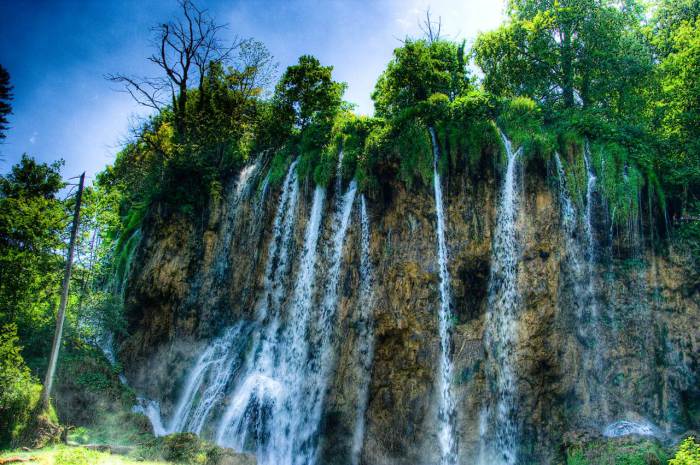 Великолепные водопады на Плитвицких озерах.