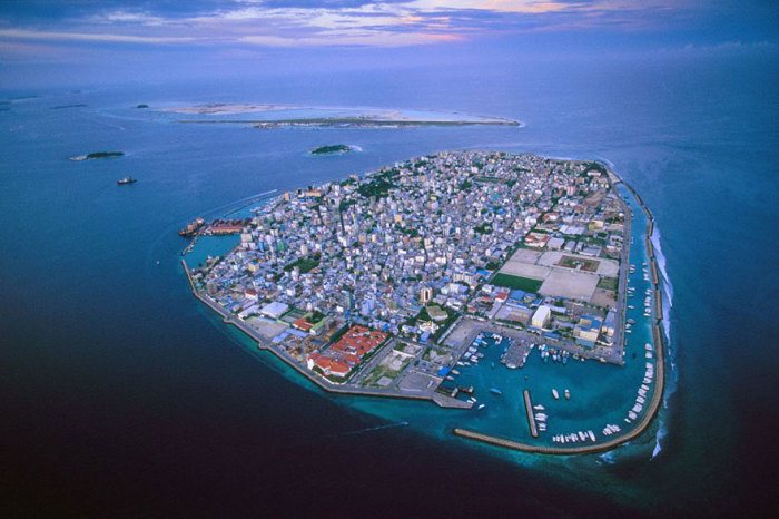 Приблизно через 50 років Мальдівські острови повністю поринуть під воду.