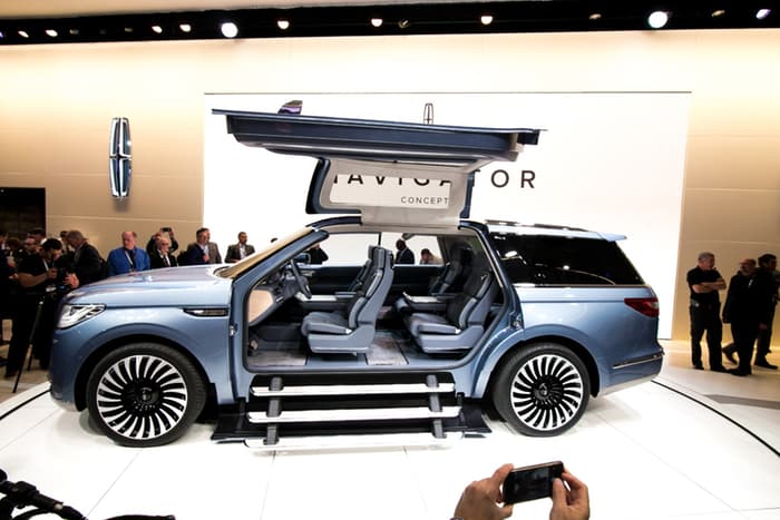 Lincoln Navigator Concept - звезда автосалона.
