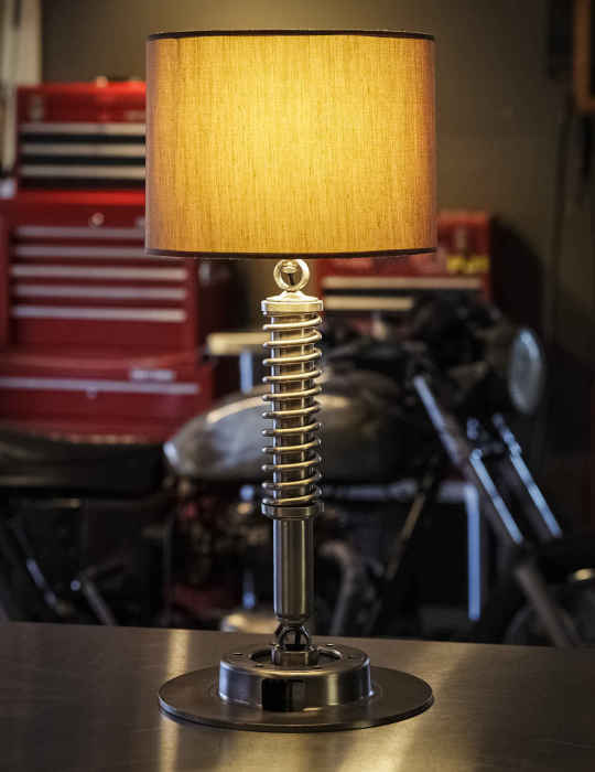 Настольная лампа.
