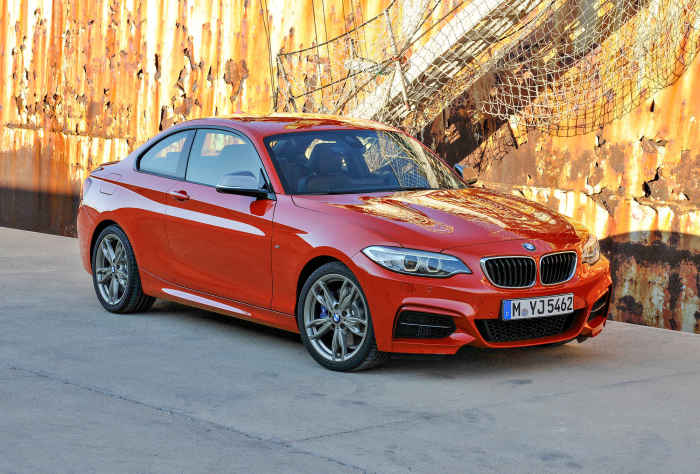Авто новой серии BMW 2.