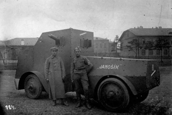 Первый полноприводный бронеавтомобиль Джеффери — Поплавко.