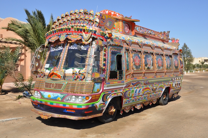 Автобус на курорте Эль Гуна в Египете.