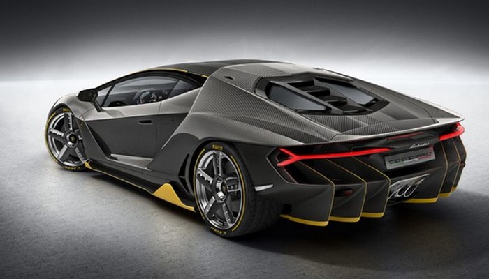 Автомобиль Lamborghini Centenario.