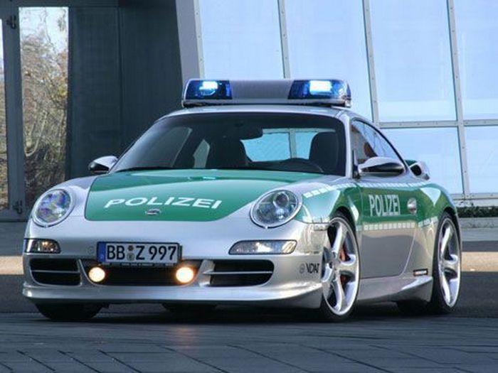  Полицейский Porsche 911.