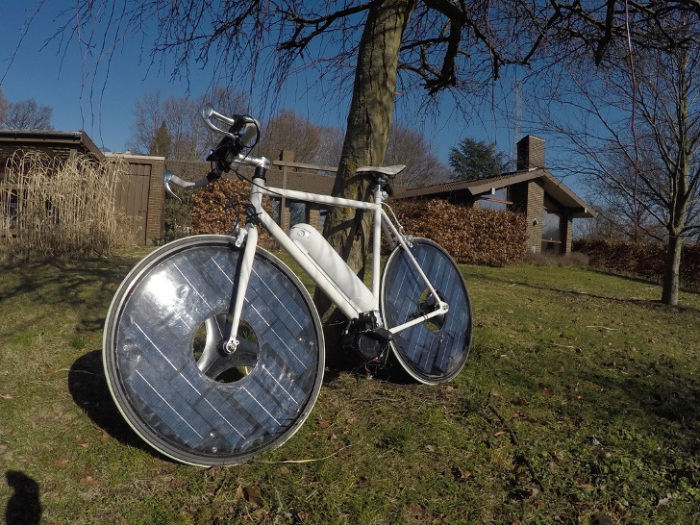 Сонячний електровелосипед - ідеальне рішення в гарну погоду.