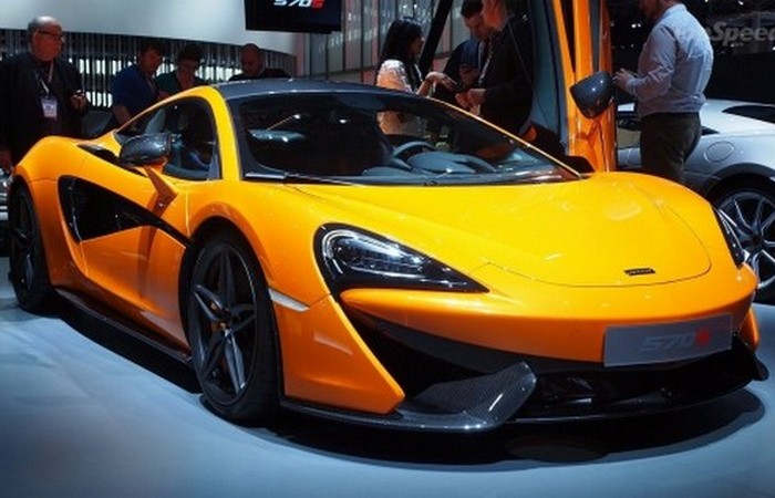 Автомобиль  McLaren 570S.