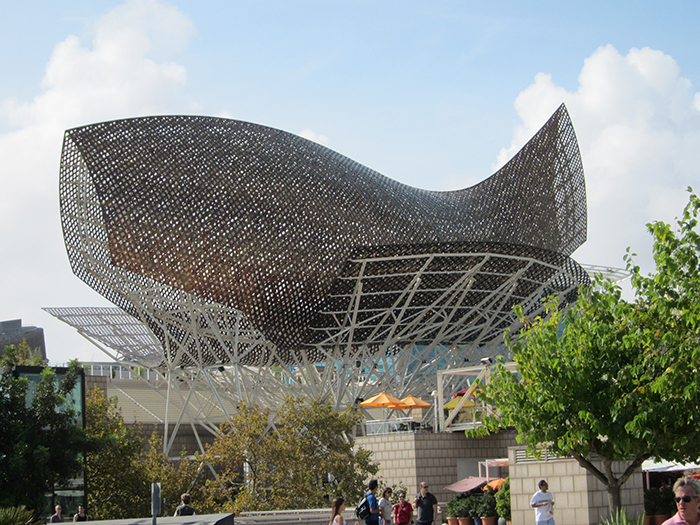 Олимпийский павильон «Рыба» в Барселоне, Испания