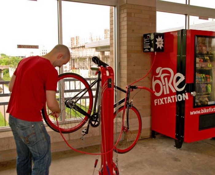 Bike Fixtation - торговий автомат для велосипедистів