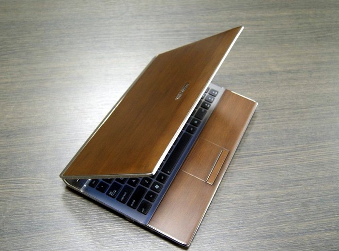 Asus Bamboo - стильні ноутбуки з обробкою з бамбука