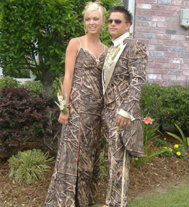 Эта пара решила одеться на выпускной деревьями!?