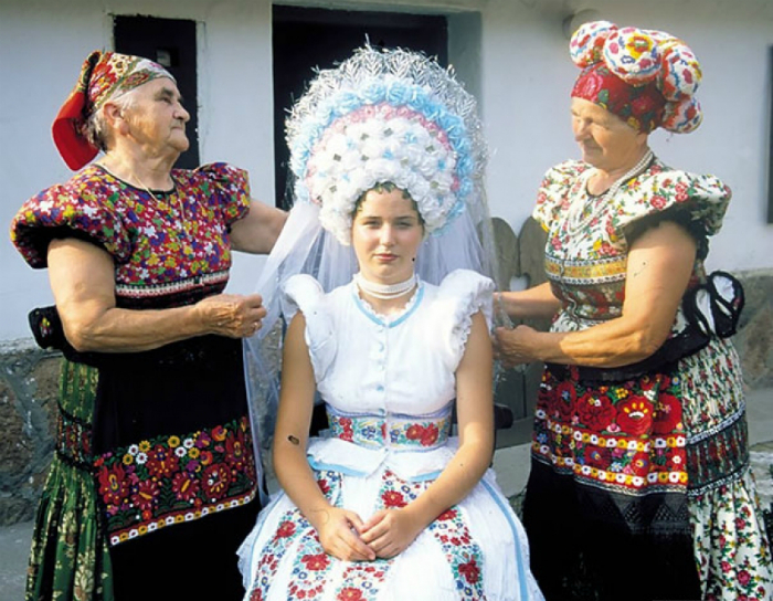 Традиционный наряд венгерской невесты.