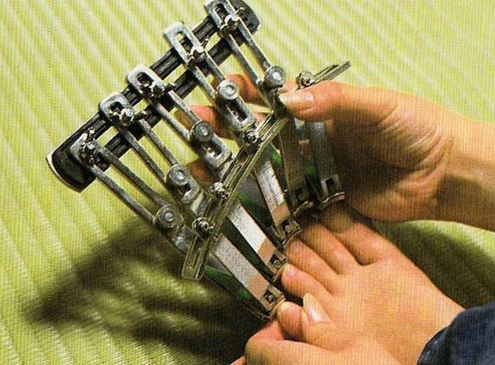 Устройство для стрижки ногтей.