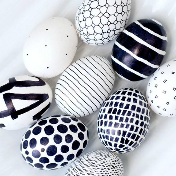 Яйця, оформлені в стилі мінімалізм.