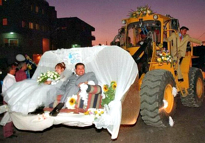 Свадебный трактор.