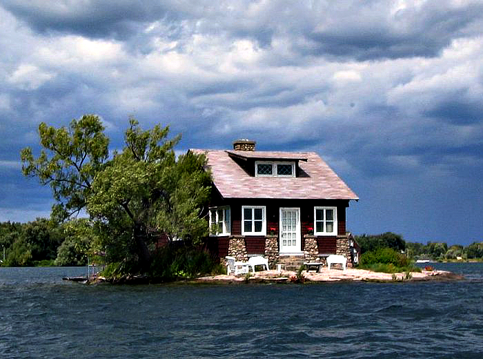 Жилой дом на одном из самых маленьких островов архипелага.