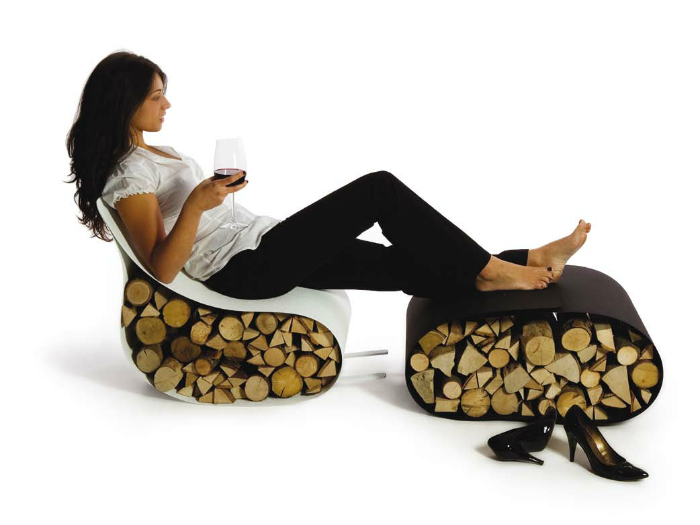 Ортопедическое эко-кресло из ткани и дерева.