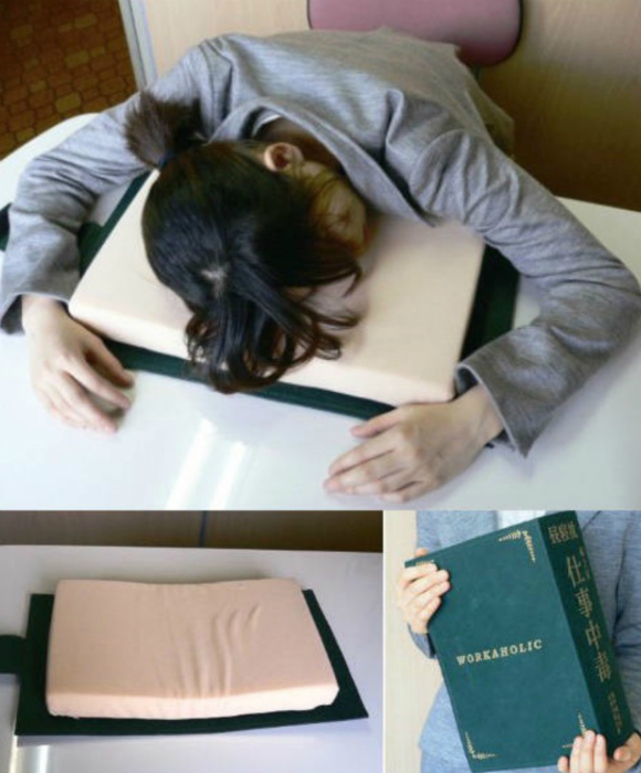 Подушка в виде книги.