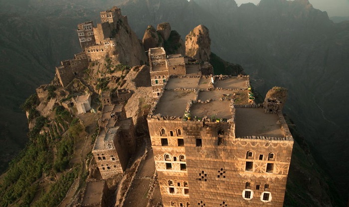 Наиболее сильно величественный дух йеменских гор можно прочувствовать в Харазе - исторической области к западу от Саны.