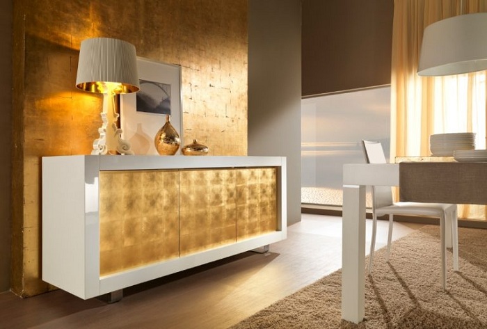 Прекрасний варіант декорувати кімнату за рахунок золотих відтінків, що створять елегантний інтер'єр.